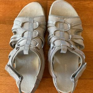 NWOT Sandals